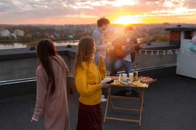 Best Rooftop Bars in NYC with a View | Top NYC Skyline Bars Guide