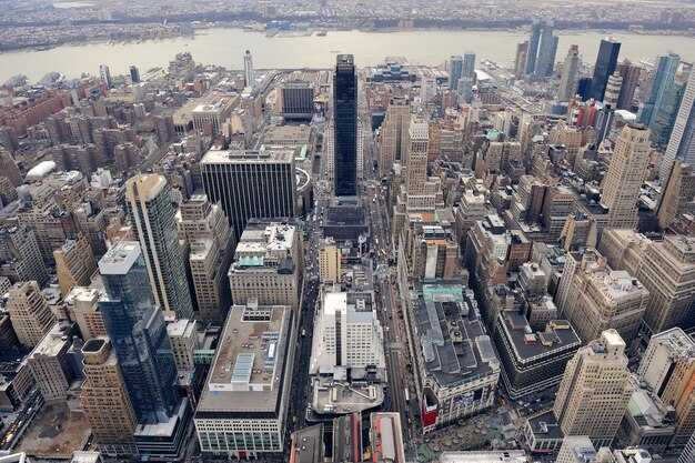 Empire State Building vs Top of the Rock - Which Offers Better NYC Views?