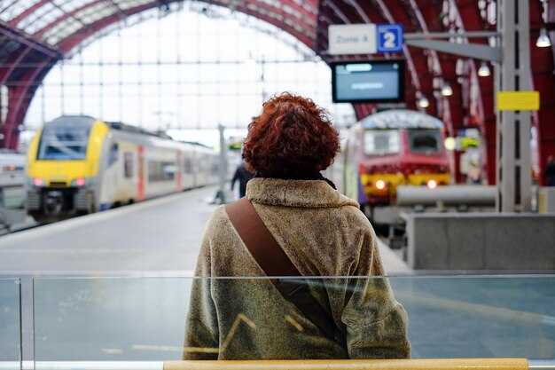 How to Travel from Newark Airport to Manhattan - Train, Bus, Car, and Shuttle