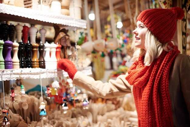 NYC Holiday Markets 2025 - Shop Local Artisans and Unique Gifts