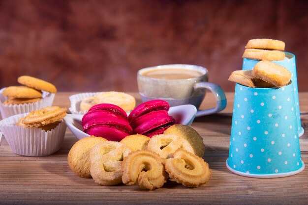 The Sweeter Side of Amy's Bread - Cakes, Cookies, Bars, Pastries &