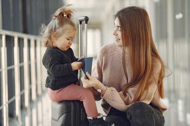 Traveling with Kids at JFK Airport - Family-Friendly Amenities and Activities