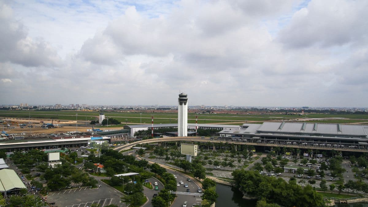 JFK Terminal 8: Airlines, Lounges and Parking