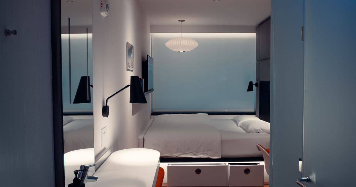 JFK空港で眠る場所ガイド:デイルーム、スリープポッド、周辺ホテル