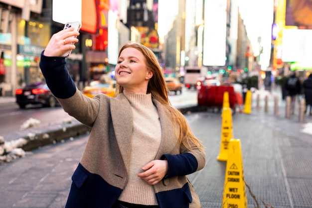 Top of the Rock: Sunset Timing, Exposure, and Crowd-aware Shots