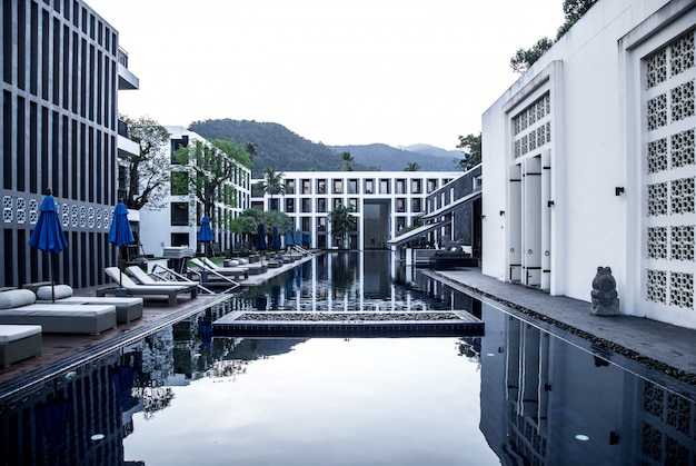 Best Accommodations in Queens Near Long Island City | Hotels & Stays