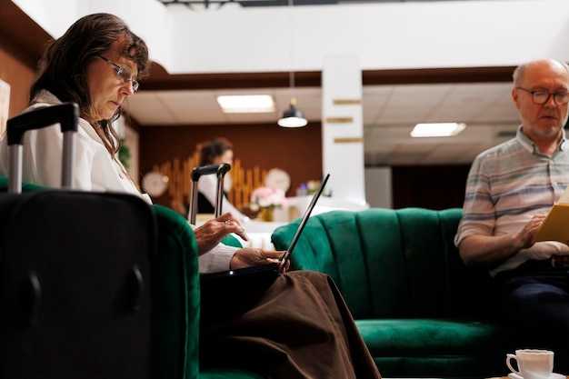 Maximizing Your Lounge Visit: Timing, Privacy, and Work