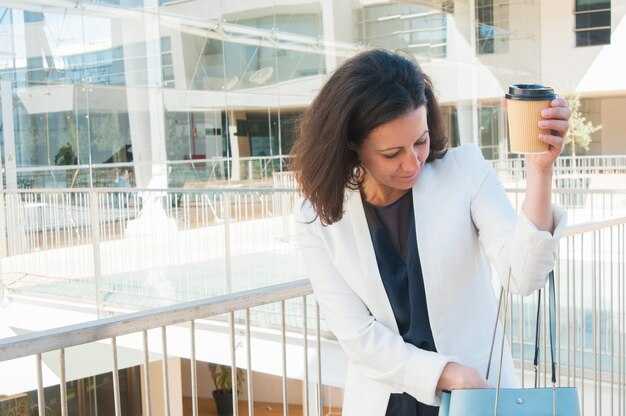 Overnight layovers: sleep spots, amenities, and backup plans