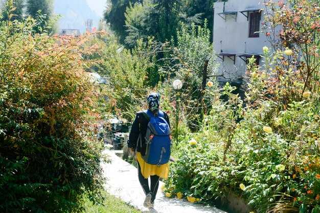 Practical routes, safety tips, and pet-friendly considerations for a day in the greenspace