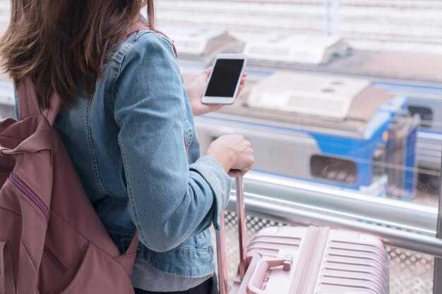 Top JFK stores by category: electronics, cosmetics, and fashion