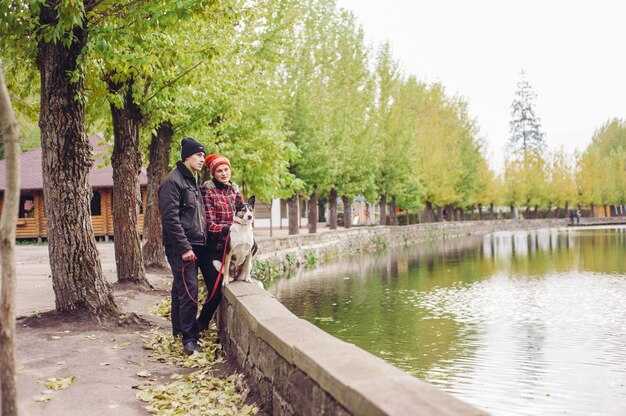 Programs and amenities: gardens, performance spaces, and family activities