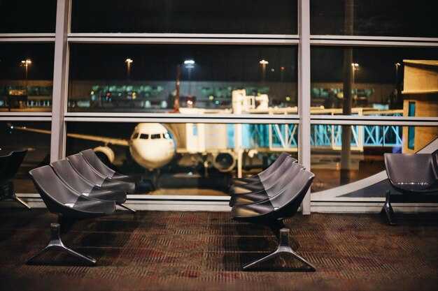 Operational details: hours, location, and entry process at JFK