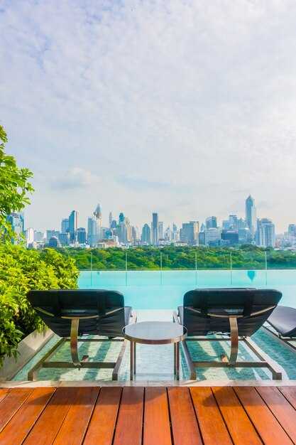 Signature drinks, menu pricing, and ordering tips