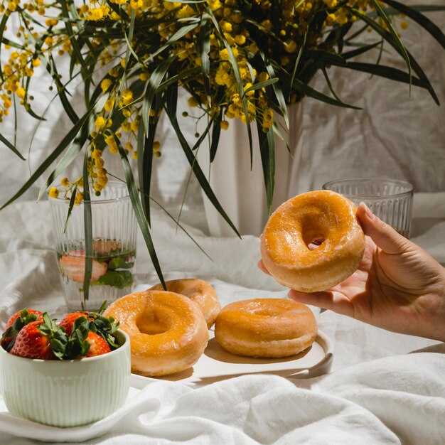 The Real Cronut from Dominique Ansel via Goldbelly – How to Order the Iconic Pastry