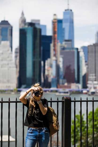 Traveling Light in New York City: A Minimalist Packing List and Architectural Highlights