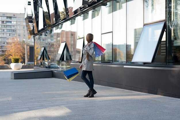 Top NYC Shopping Districts and Malls