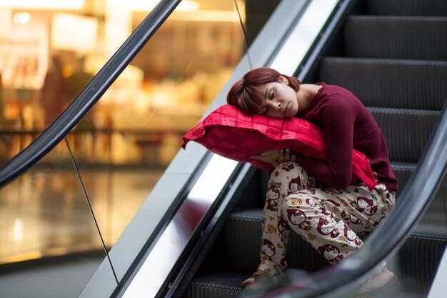 Day-use hotel rooms inside airports: booking, costs, and durations